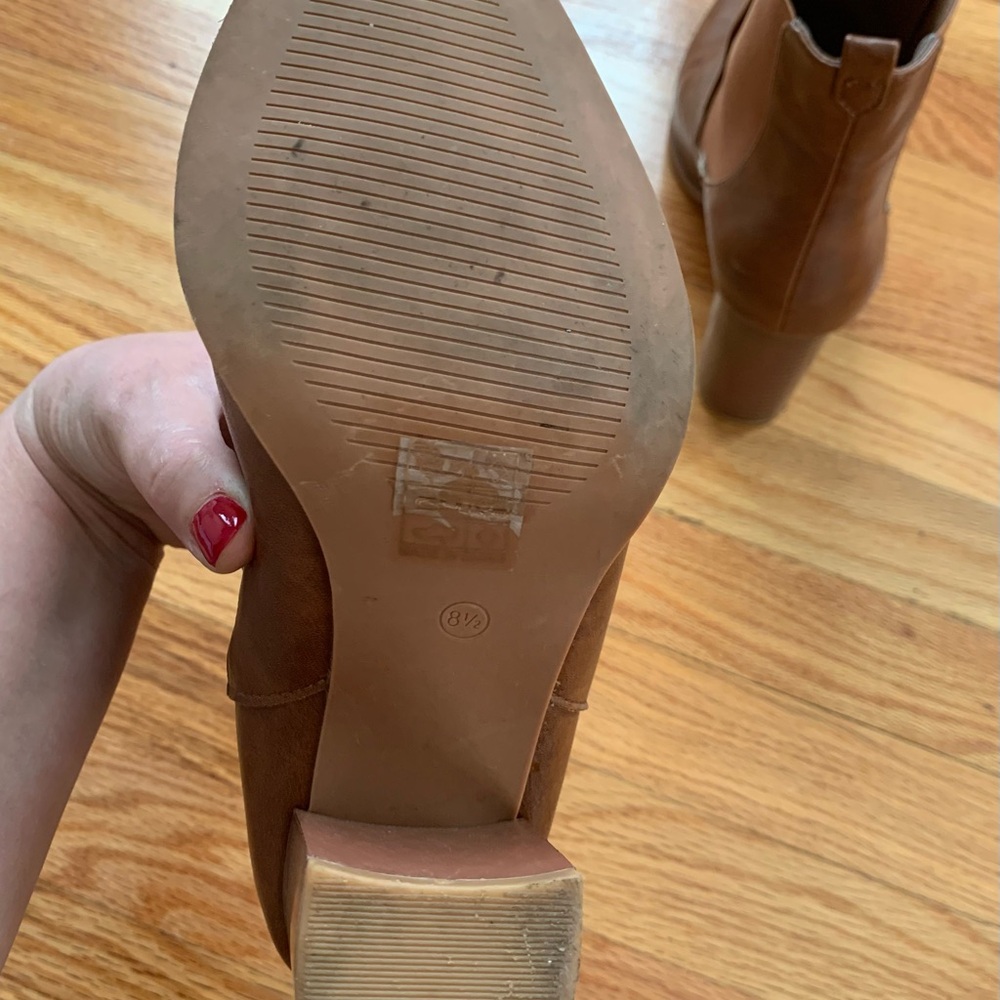 Brown Pointed Toe Ankle Boots. Wide Calf friendly. Size 8.5 - Picture 9 of 11